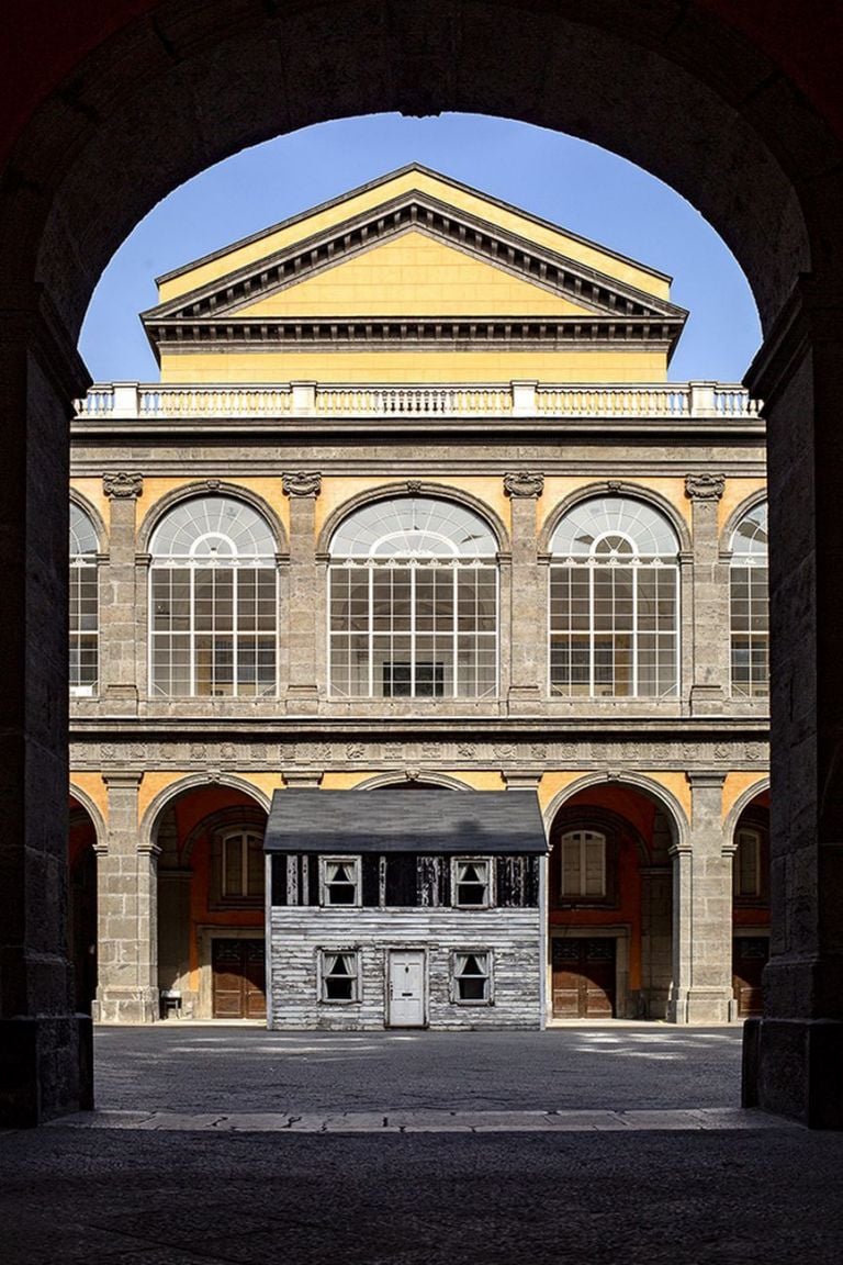 Ryan Mendoza. Almost Home The Rosa Parks House Project. Installation view at Palazzo Reale, Napoli 2020. Courtesy Fondazione Morra Greco. Photo Camillo Ripaldi