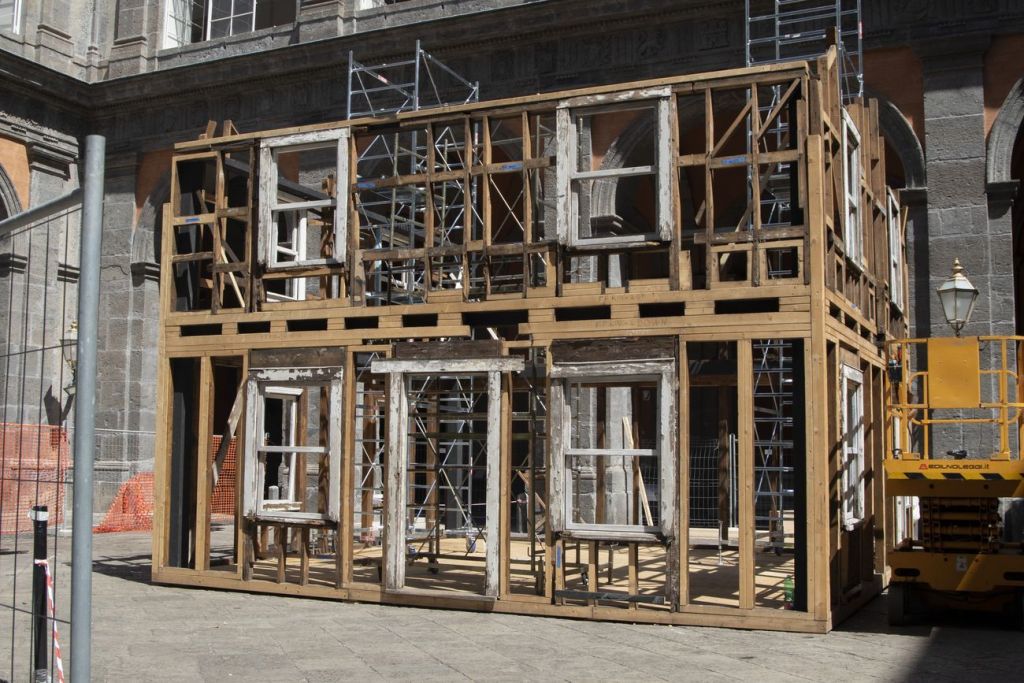 Ryan Mendoza ricostruisce a Napoli la casa dell’attivista Rosa Parks
