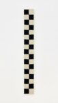 Adelaide Cioni, Ab ovo. Black and white checkers, 2020, lana cucita su tela, 200x23 cm. Photo C. Favero. Courtesy l'artista & P420, Bologna