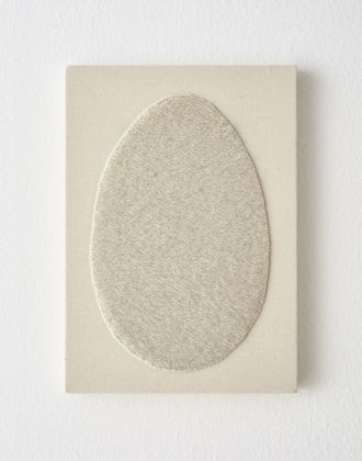 Adelaide Cioni, Ab ovo. White egg, 2020, lana cucita su tela, 34x24 cm. Photo C. Favero