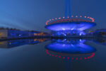 Evoluon in Eindhoven lit up by Kari Kola and red baloons by Ivo Schoofs - Glow 2020