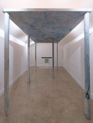 Due quadri e un tavolo. Exhibition view at Galleria Richter Fine Art, Roma 2020
