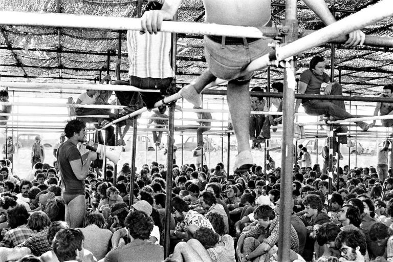 Enrico Scuro, Assemblea al Festival nazionale dei giovani. Ravenna, luglio 1976