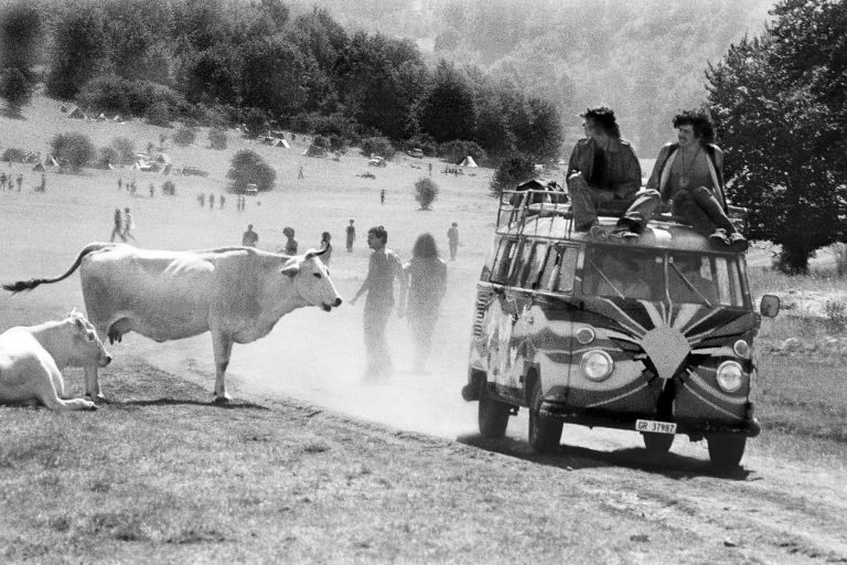 Enrico Scuro, Uomini & animali (raduno giovanile nel Parco nazionale d’Abruzzo). Villavallelonga (AQ), luglio 1977