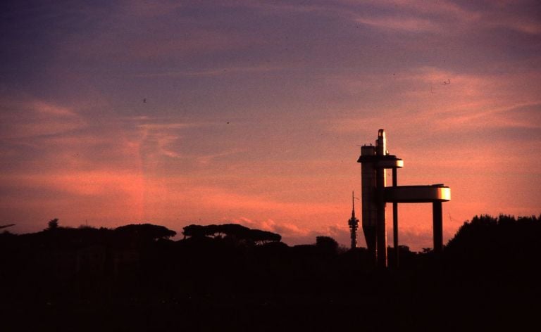 Francesco Palpacelli, Centro Idrico EUR, Roma, 1985 89. A sx sullo sfondo, la Torre Telecom. Photo Leonardo Morosini CC BY SA 4.0