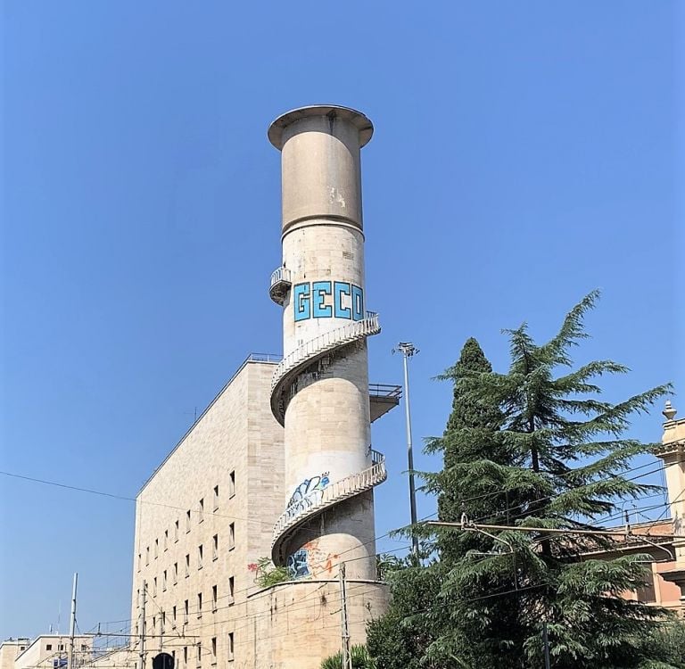 Geco sulla Torre Piezometrica di Angiolo Mazzoni