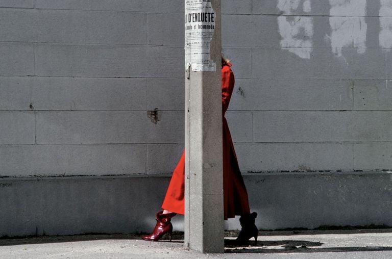 Guy Bourdin per Charles Jourdan, Lamp Post, 1975