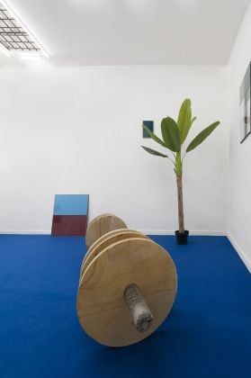 Jonathan Vivacqua. Lavoro inutile. Installation view at White Noise Gallery, Roma 2020