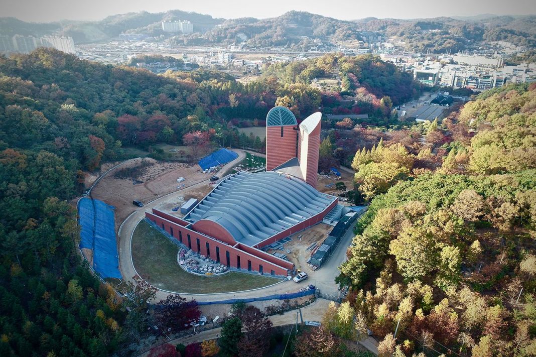 Mario Botta, Basilica di Nostra Signora del Rosario, Namyang, Corea del Sud, 2011–in costruzione