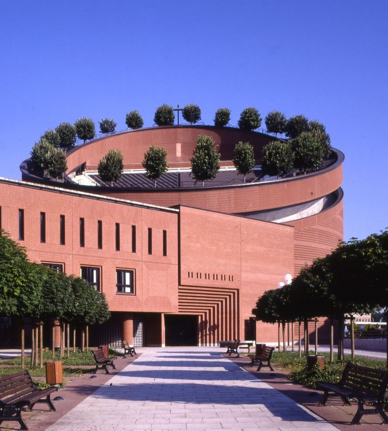 Mario Botta, Cattedrale della Resurrezione, Evry, Francia, 1989 95. Photo Pino Musi