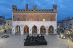 Mimmo Paladino. PaladinoPiacenza. Installation view at Piazza Cavalli, Piacenza 2020. Photo © Lorenzo Palmieri 2020