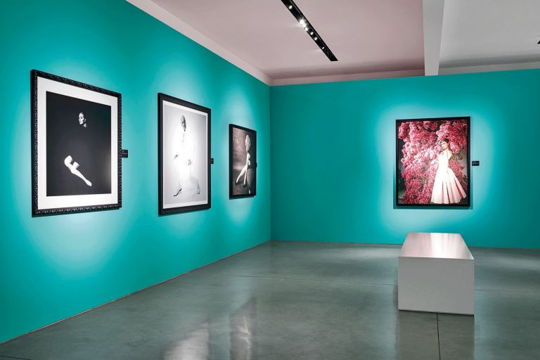 Norman Parkinson. Fashion Photography 1948 1968, exhibition view at Fondazione Bisazza, Montecchio Maggiore 2020