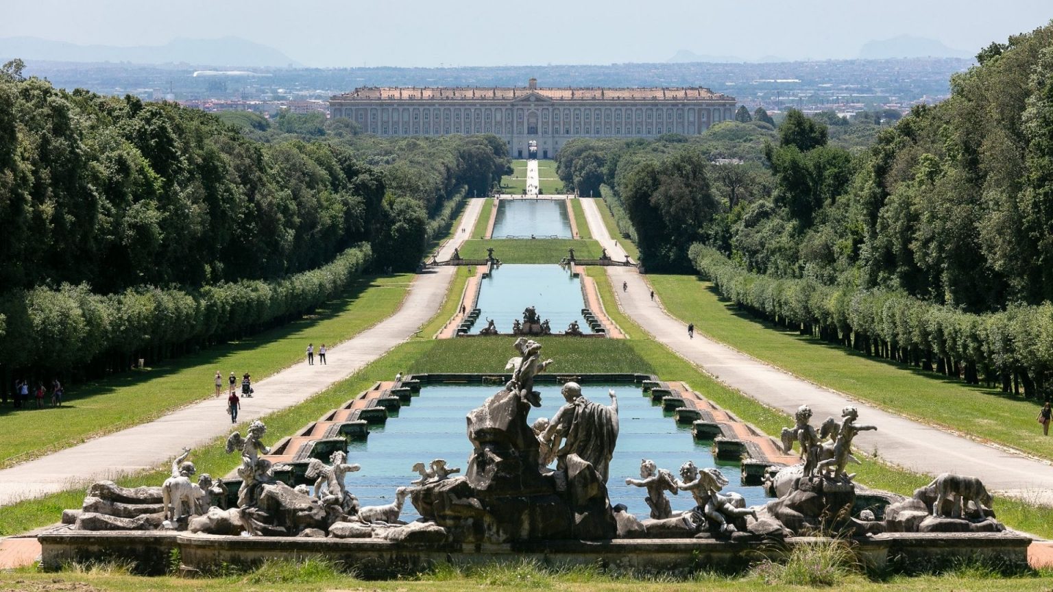 Reggia di Caserta Zona gialla: musei e mostre che riaprono in Italia