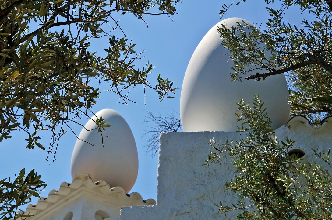 Salvador Dalì, Eggs, Portlligat