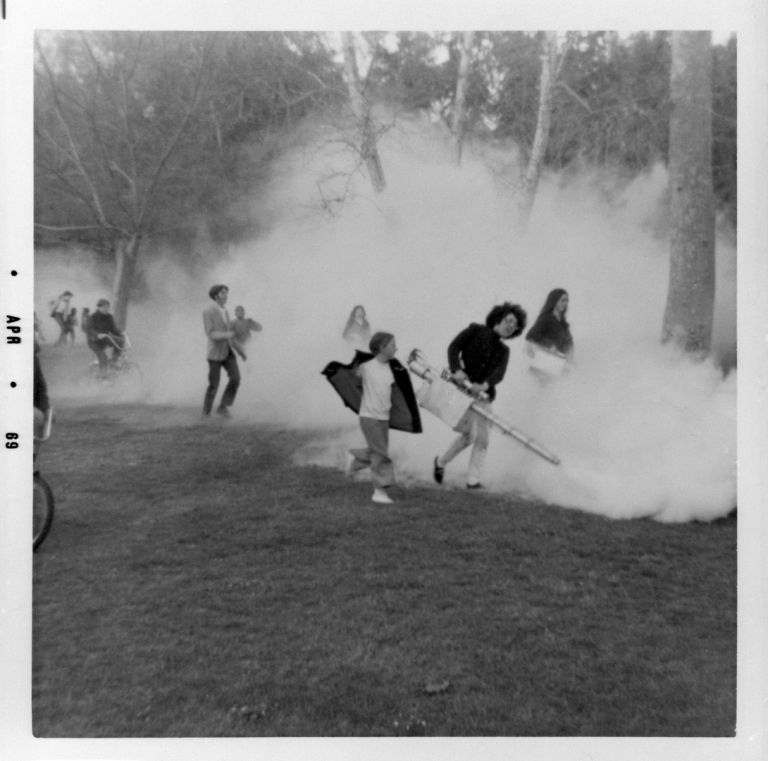Judy Chicago Smoke Gun Atmosphere B © Judy Chicago/Artists Rights Society (ARS), New York Photo courtesy of Through the Flower Archives