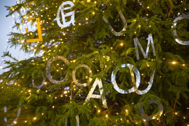 Massimo Uberti, Albero di Natale, Policlinico Fiera Milano (c) Filmati Milanesi