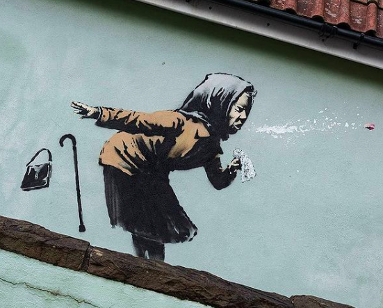 Una signora raffreddata. Il nuovo murale di Banksy a Bristol