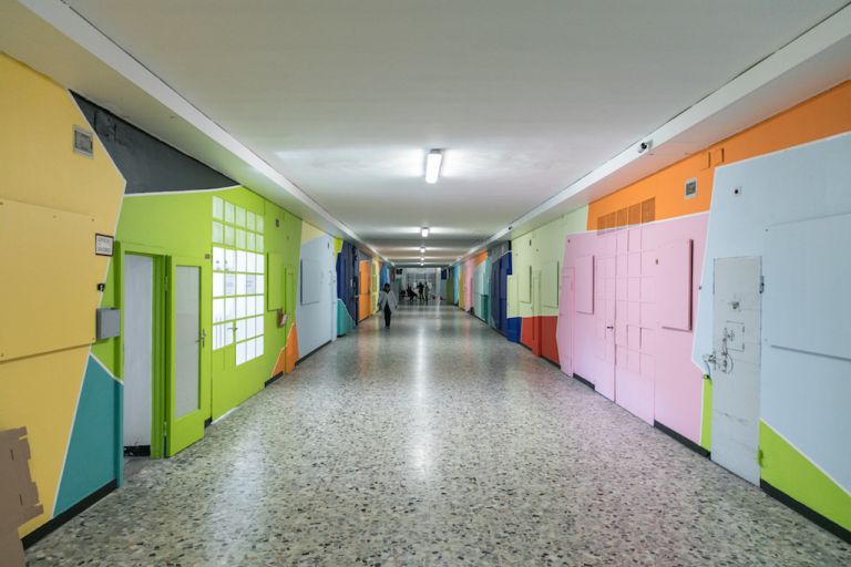 Corridoio distributivo area dipendenti_Casa Circondariale San Vittore