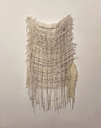 Federica Patera, Levenah 1, 2020, lana, gesso, stampa a caldo su cotone, cm 90x50x7