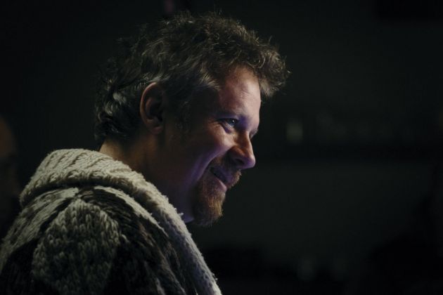 Gianluca Gobbi (Max) ne L'Alligatore, regia di Daniele Vicari ed Emanuele Scaringi