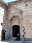 Il Santuario di Lalish. Ingresso del Santuario di Shaikh Adi