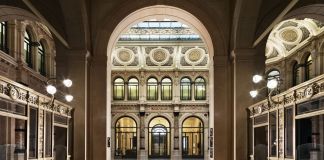 Interno delle Gallerie d'Italia, Piazza Scala Milano