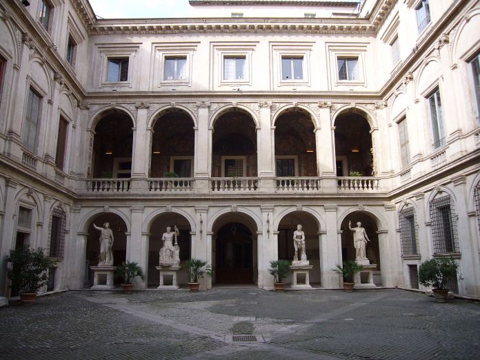 Lalupa, Roma, Palazzo Altemps: cortile maggiore, fonte Wikipedia - CC BY SA 3.0