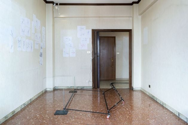Marco Emmanuele. Drawing Machine #8. Installation view at Casa Vuota, Roma 2020
