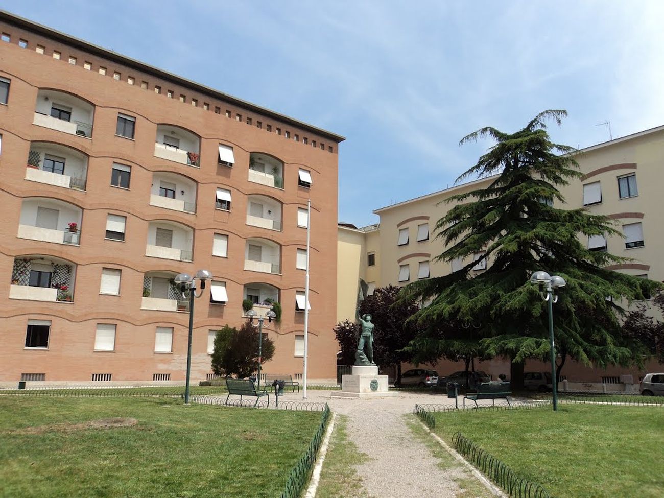 Piazza Roma, Latina. Photo via Mapio