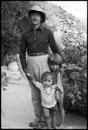 Salman Alì, Agata Boetti e Matteo Boetti, San Bernardino, 23 agosto 1973. Photo © Giorgio Colombo