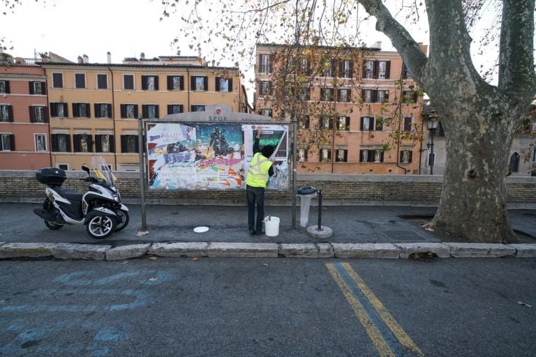 Iginio De Luca, Sta Scrivendo..., Roma © Luis do Rosario