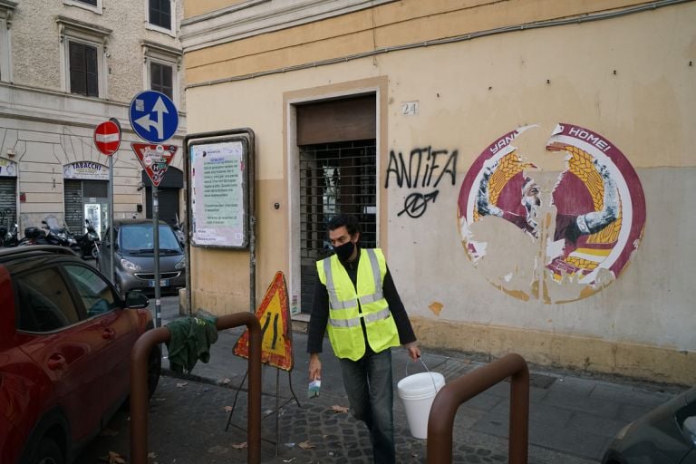 Iginio De Luca, Sta Scrivendo..., Roma © Luis do Rosario