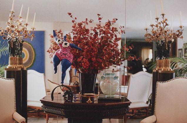 William E. Jones, Villa Iolas (Kenneth Noland, Niki de Saint Phalle, Roman Glass), 1982-2017. Photo Lee Thompson. Courtesy David Kordansky Gallery, Los Angeles & The Modern Institute, Glasgow