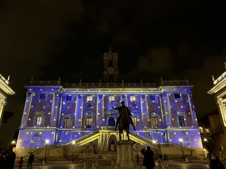 video mapping Visioni di Natale su Palazzo senatorio