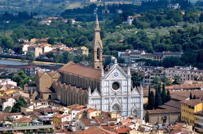 Basilica di Santa Croce, Firenze. Photo via visitflorence.com