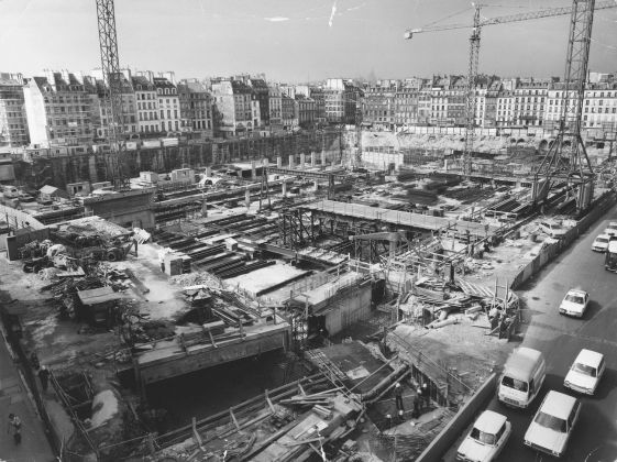 Centre Georges Pompidou, l'edificio in costruzione, 1974. Photo Bernard Vincent © Fondazione Renzo Piano © Rogers Stirk Harbour + Partners