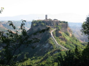 Civita di Bagnoregio candidata Unesco: “la città che muore” nell’Alto Lazio pronta a nuova vita