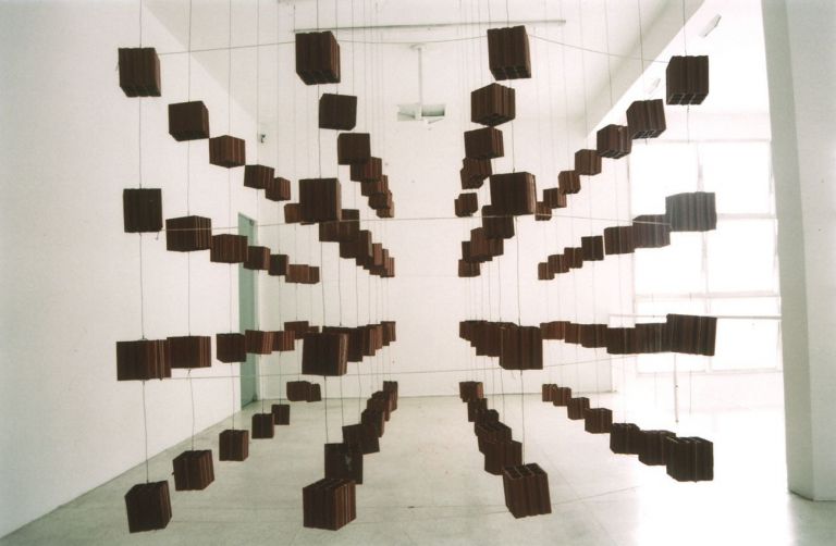 Damián Ortega, 112 Tijolos. 45A x 99L x 47.5P cm (Gasoso), 2003. Courtesy the artist & kurimanzutto, Città del Messico New York