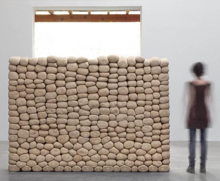 Damián Ortega, Muro Elote, 2011. Photo Estudio Michel Zabé. Courtesy the artist & kurimanzutto, Città del Messico New York