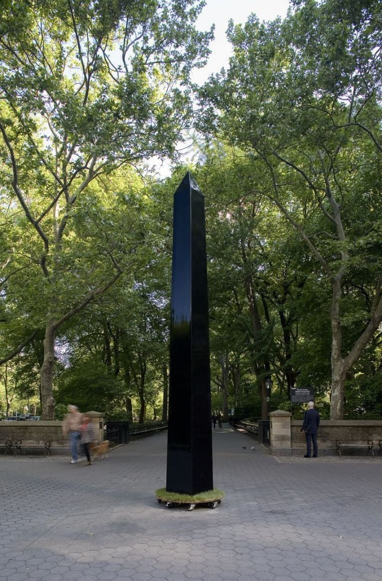 Damián Ortega, Obelisco transportable, 2004. Courtesy the artist & kurimanzutto, Città del Messico New York