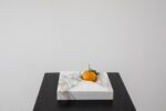 Fruit, marmo bianco venature viola, pezzo unico. Ghezzi Agerskov for SWING Design Gallery © Danilo Donzelli Photography