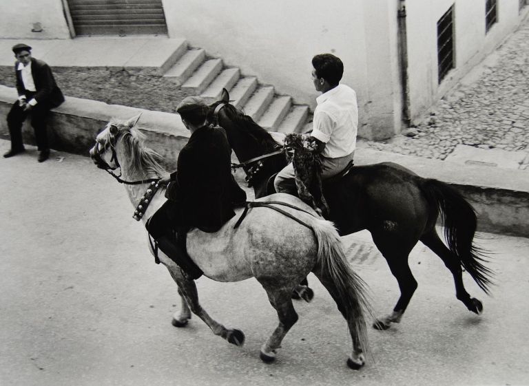 Lisetta Carmi, Orgosolo, festa dell'Assunta, 1964