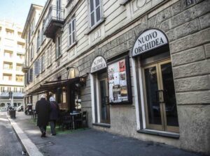 Fermi i lavori al Nuovo Cinema Orchidea di Milano. Spunta affresco del Seicento