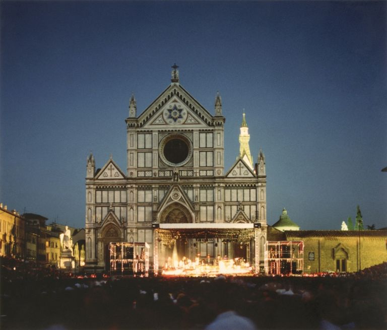 Luigi Ghirri Firenze, 1988 Basilica di Santa Croce Courtesy: Archivio Editoriale Lotus, Milano