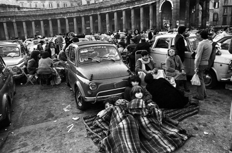 FOTOSUD, Napoli Piazza del Plebiscito 1980