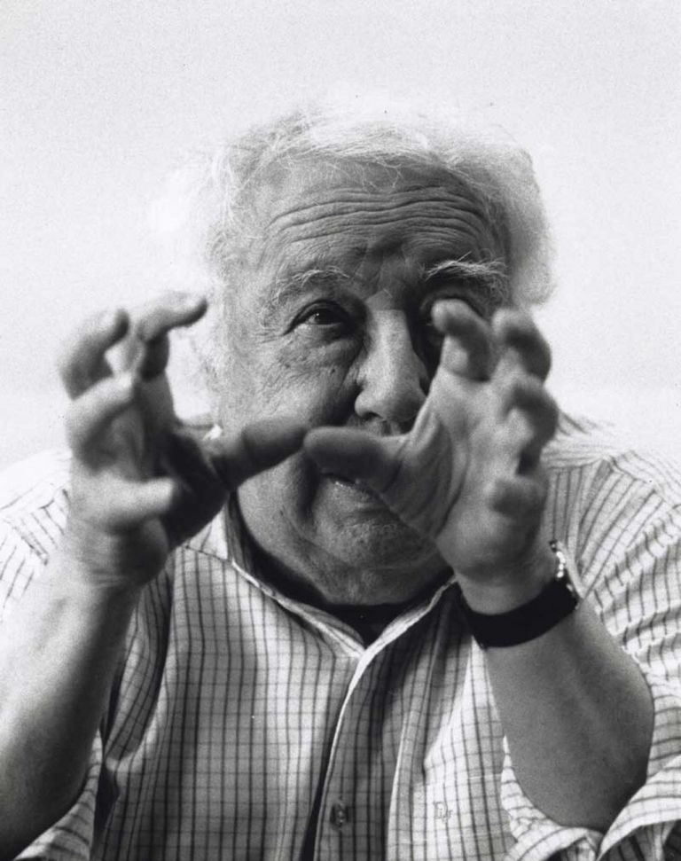 Achille Perilli a una conferenza all'Università di Roma negli anni '90
