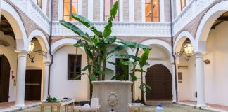 Cristiano Corbucci, For a rainy day, 2021, performance a Palazzetto Baviera, Senigallia. Courtesy Outdoor marina. Photo Elisa Veronelli