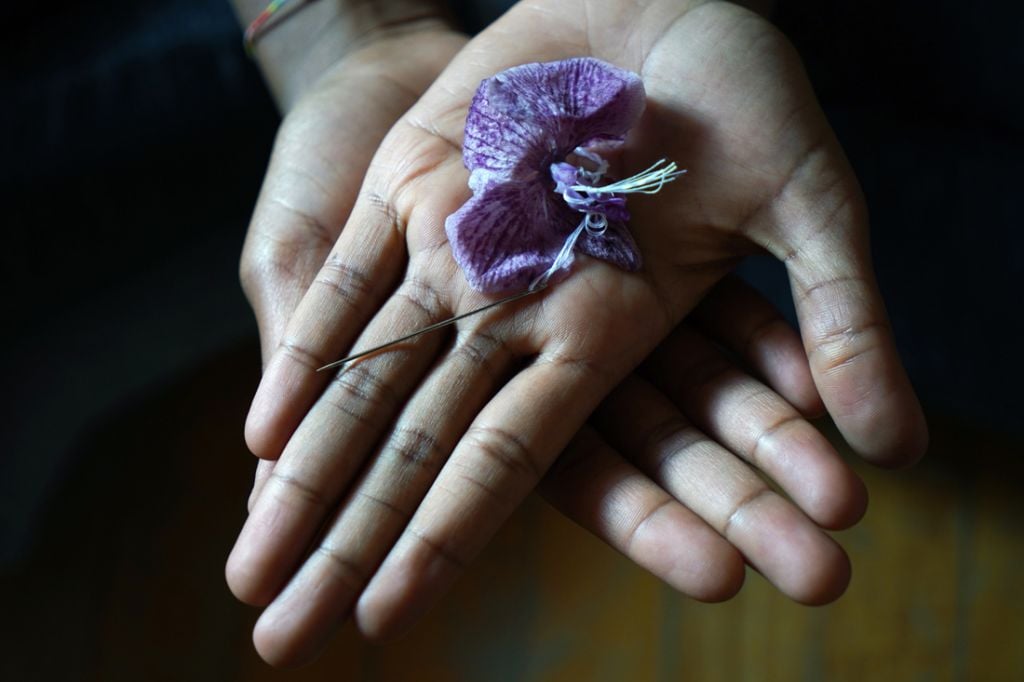 F.L.O.R: un progetto fotografico sul tragico tema della mutilazione genitale femminile