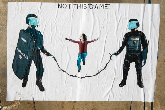 Stop alla violenza sulla Rotta Balcanica. L’opera della street artist Laika in difesa dei migranti
