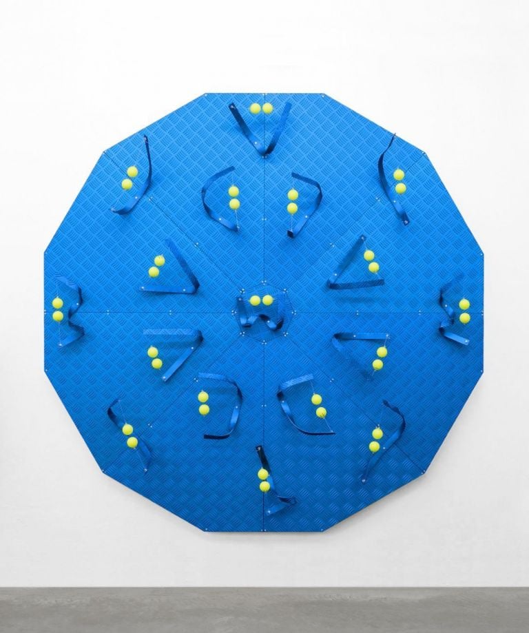 Luca Pozzi, Detector n.1, 2015, installazione, cm 175x175x15